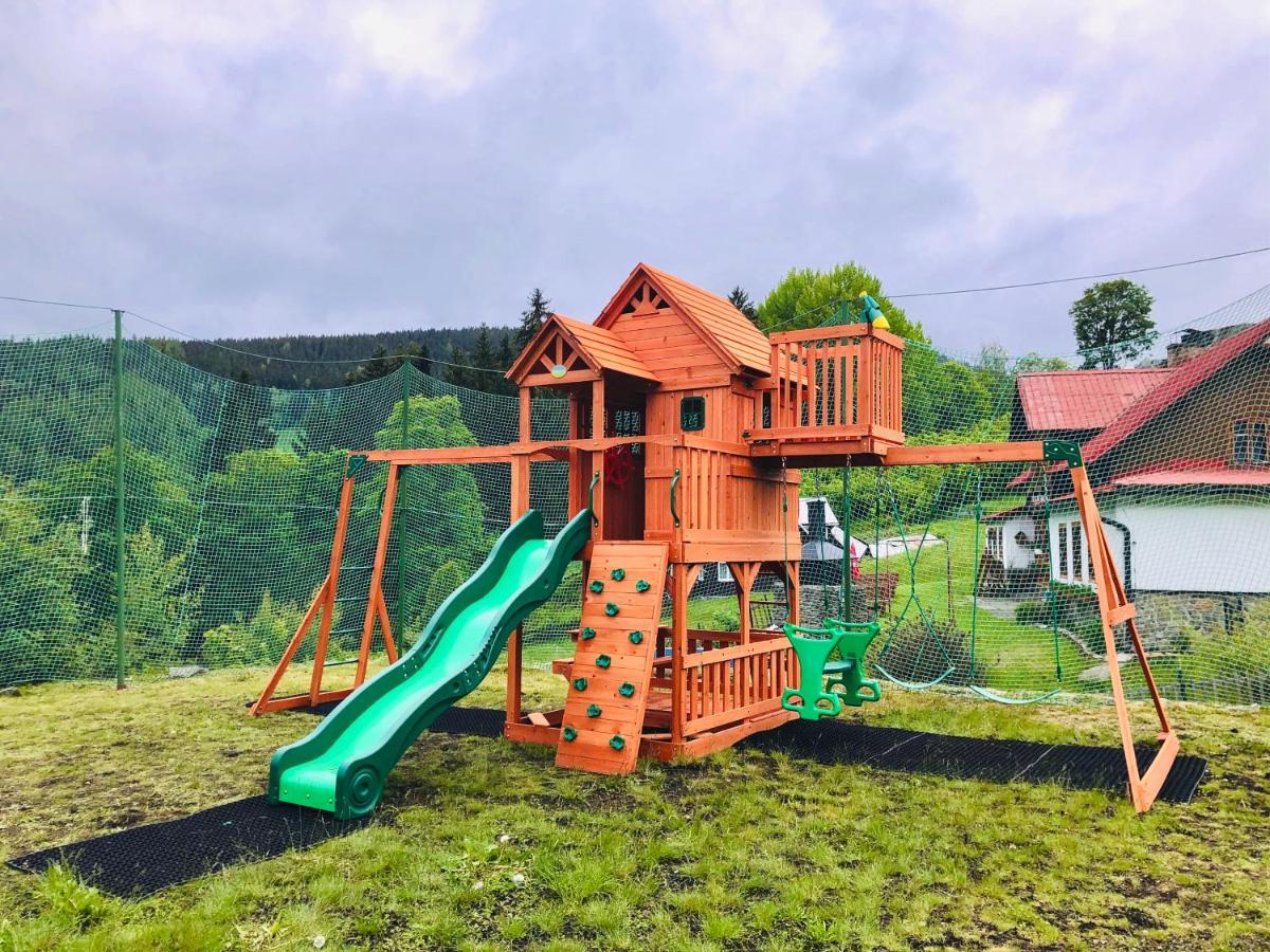 Penzion Lion Pec pod Sněžkou Exterior foto